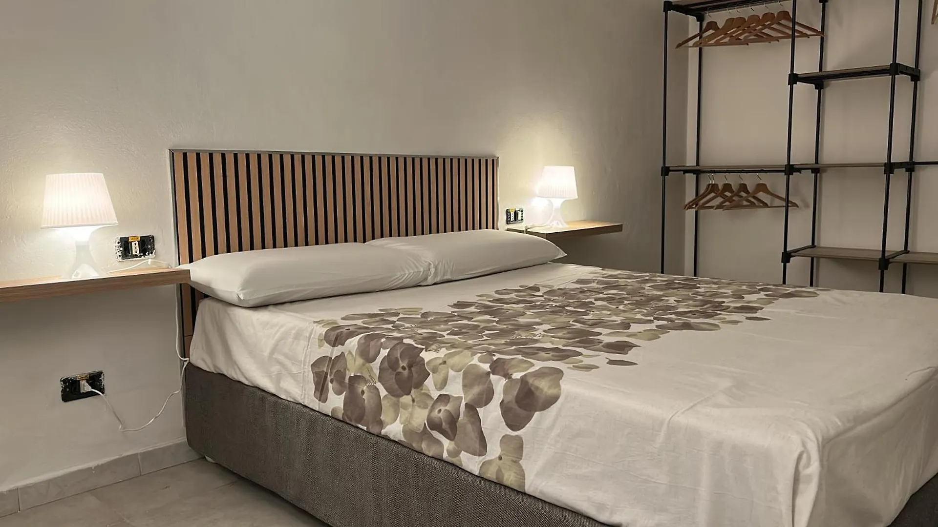 Grace 101 Apartment Vigevano 0*,